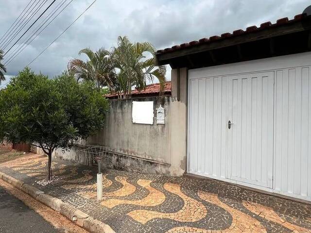 #100 - Casa para Venda em Brotas - SP - 1